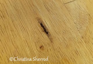 fill wood crack